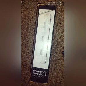 Hollywood Vanity LED Light 4 Bulbs12x2.5x2.75 Inches
